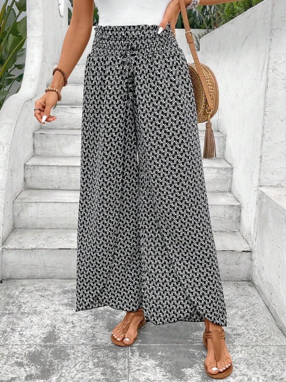 Smocked Waist Wide-Leg Printed Palazzo Tulip Pants - Black & White